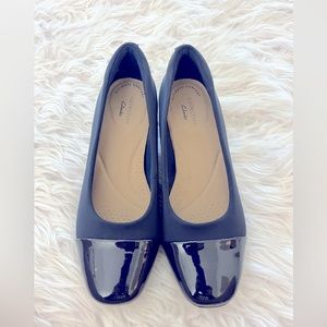 Clarks comfortable pumps